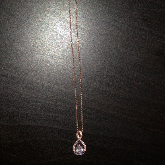 🌹Rose Gold Cubic Zirconia Necklace🌹 - Picture 2 of 3
